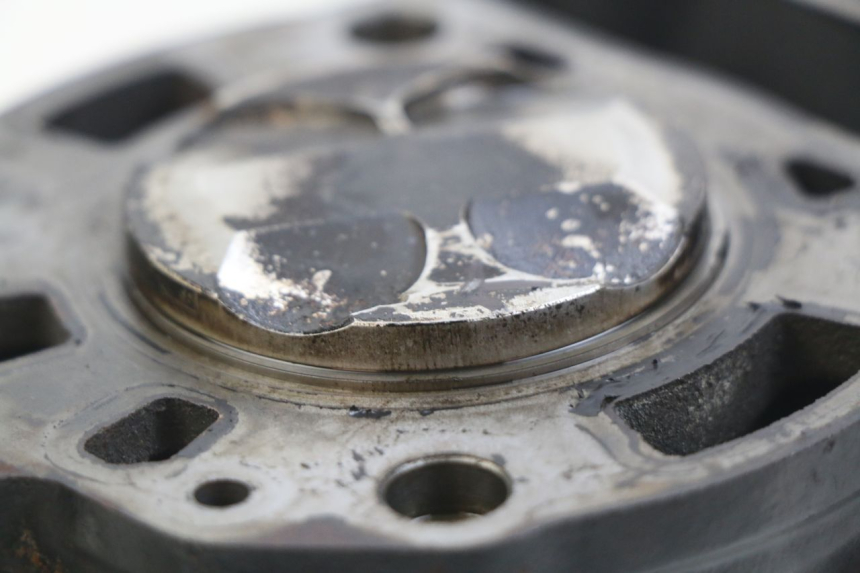 photo de CYLINDER TŁOK PIAGGIO X8 125 (2004 - 2007) - Inny kąt widzenia