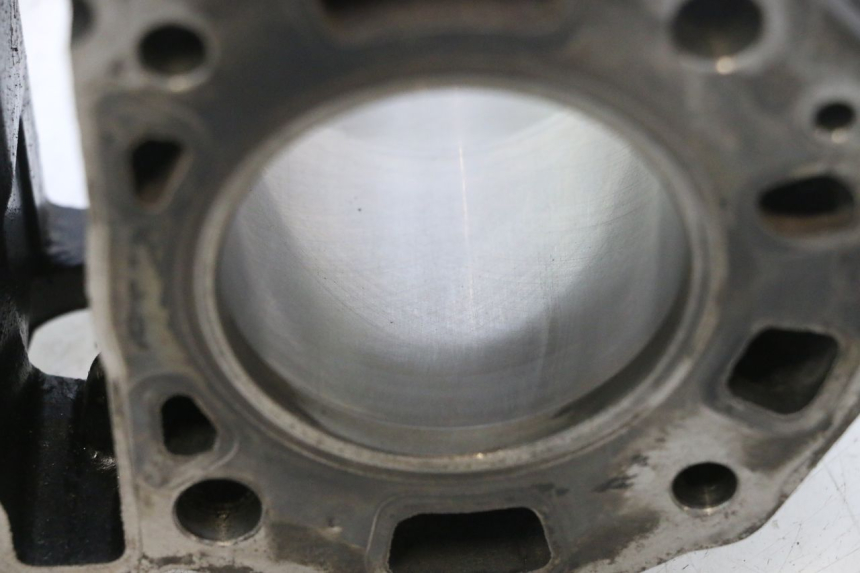 photo de CYLINDER TŁOK PIAGGIO X9 EVOLUTION 125 (2003 - 2007) - Zbliżenie komponentów