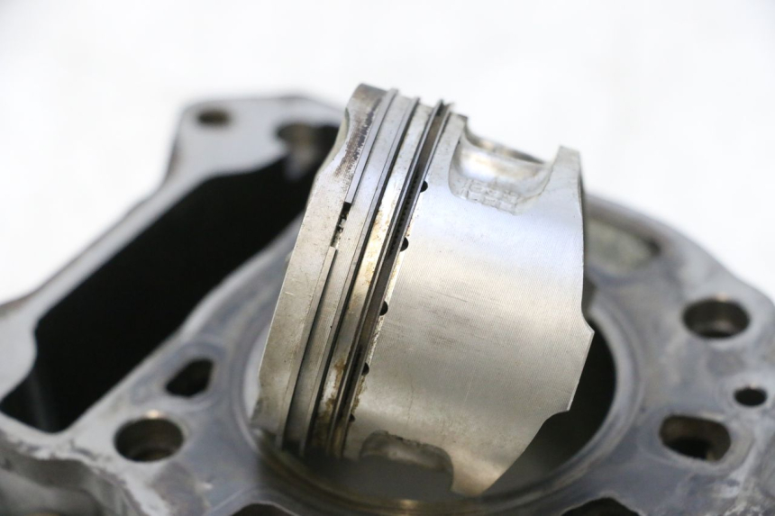 photo de CYLINDER TŁOK PIAGGIO X9 EVOLUTION 125 (2003 - 2007) - Zoom stanu zużycia