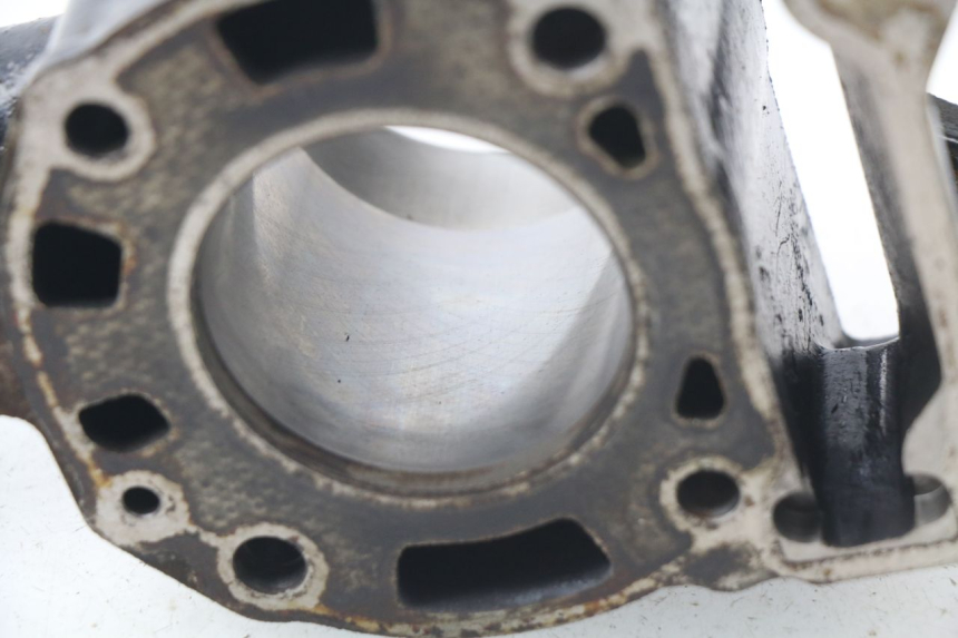 photo de CYLINDER TŁOK PIAGGIO X9 125 (2000 - 2003) - Inny kąt widzenia