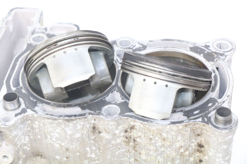 photo de CYLINDER TŁOK YAMAHA XP T-MAX TMAX ABS 530 (2012 - 2015) - Struktura - zbliżenie