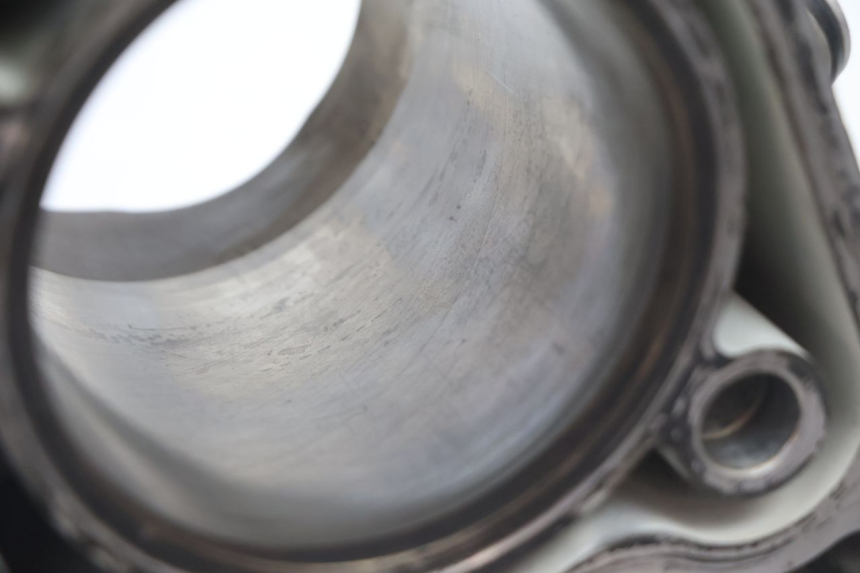 photo de TŁOK CYLINDRA HONDA XRV AFRICA TWIN 750 (1990 - 1992) - Struktura - zbliżenie