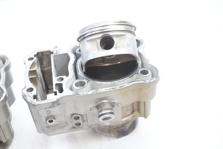 photo de TŁOK CYLINDRA HONDA XRV AFRICA TWIN 750 (1990 - 1992) - Zoom stanu zużycia