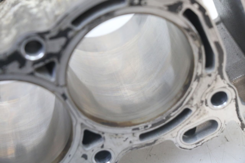 photo de CYLINDER TŁOK YAMAHA YP T-MAX TMAX 530 (2017 - 2020) - Zbliżenie komponentów