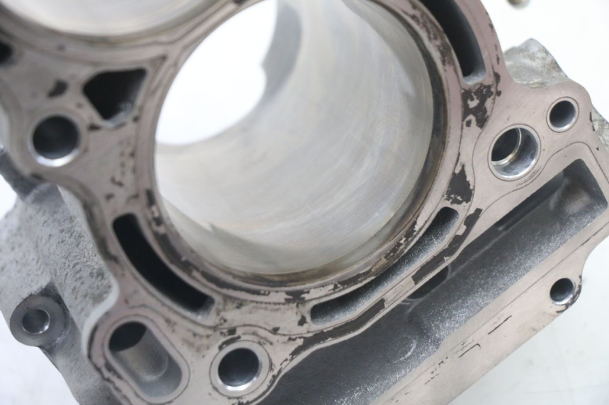 photo de CYLINDER TŁOK YAMAHA YP T-MAX TMAX 530 (2017 - 2020) - Widok z bliska