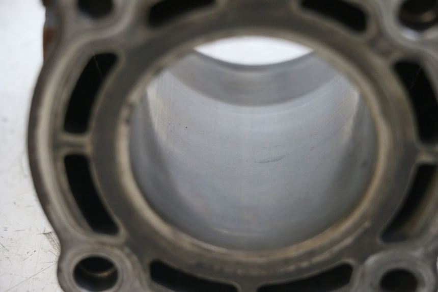 photo de CYLINDER TŁOK YAMAHA YP MAJESTY 125 (2002 - 2006) - Zbliżenie techniczne