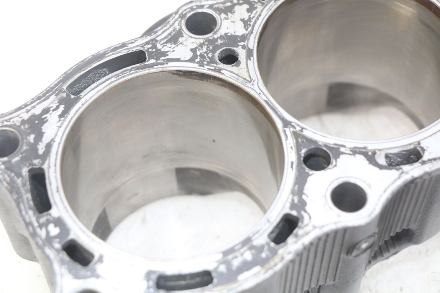 photo de CYLINDER TŁOK YAMAHA YZF R1 1000 (2007 - 2008) - Zbliżenie komponentów