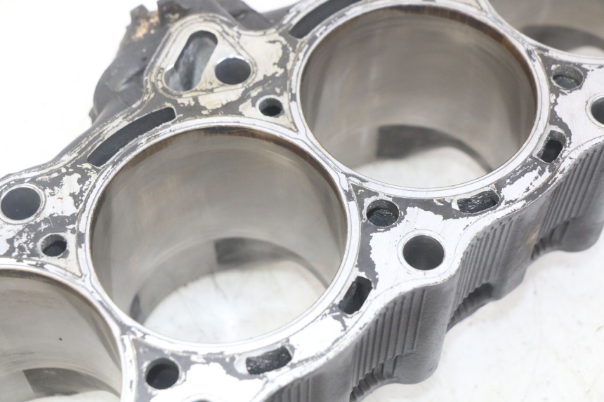photo de CYLINDER TŁOK YAMAHA YZF R1 1000 (2007 - 2008) - Widok z bliska
