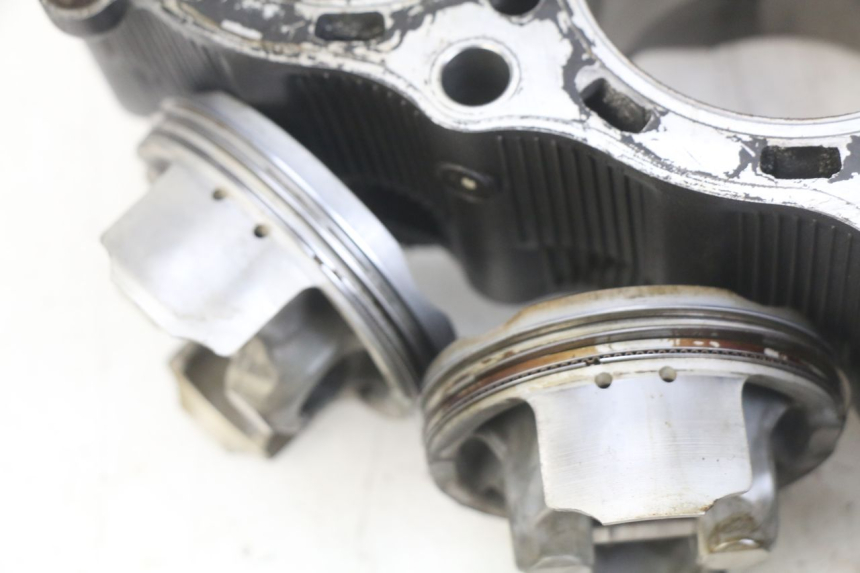 photo de CYLINDER TŁOK YAMAHA YZF R1 1000 (2007 - 2008) - Inny kąt widzenia