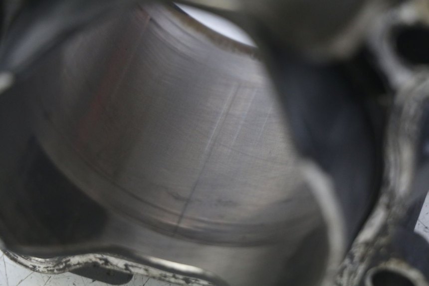 photo de CYLINDER TŁOK YAMAHA YZF R1 1000 (2007 - 2008) - Inny kąt widzenia