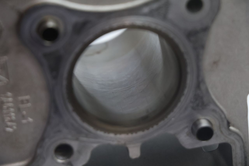 photo de TŁOK CYLINDRA PIAGGIO ZIP IGET 4T 50 (2021 - 2023) - Zbliżenie komponentów