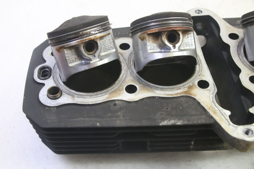 photo de CYLINDER TŁOK KAWASAKI ZR 7 750 (1999 - 2004) - Szczegół części