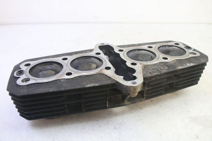 photo de CYLINDER TŁOK KAWASAKI ZR 7 750 (1999 - 2004) - Zbliżenie techniczne