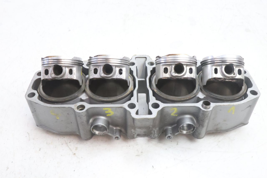 photo de TŁOK CYLINDRA KAWASAKI ZZR 600 (1995 - 2004) - Widok główny