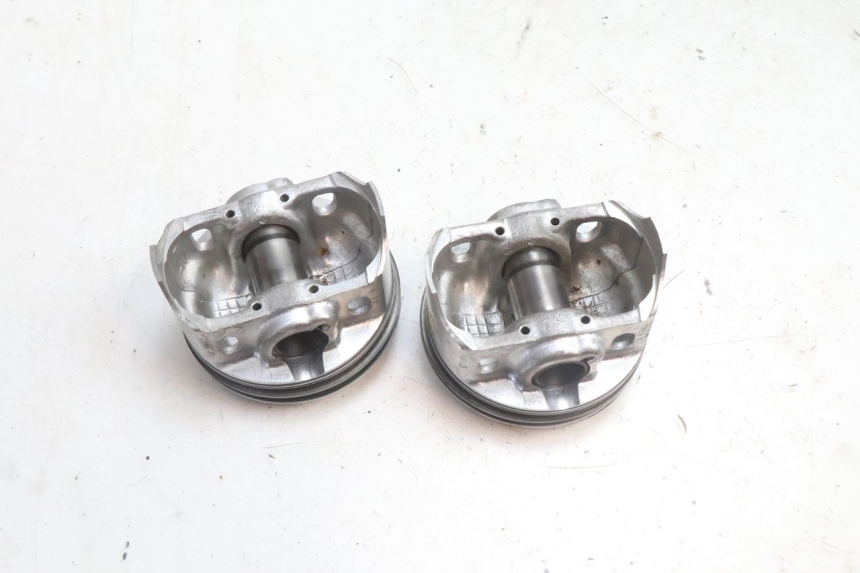 photo de TŁOK CYLINDRA KAWASAKI ZZR 600 (1995 - 2004) - Widok z bliska