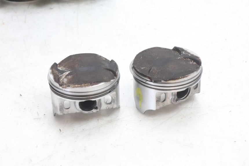 photo de TŁOK CYLINDRA KAWASAKI ZZR 600 (1995 - 2004) - Alternatywny kąt