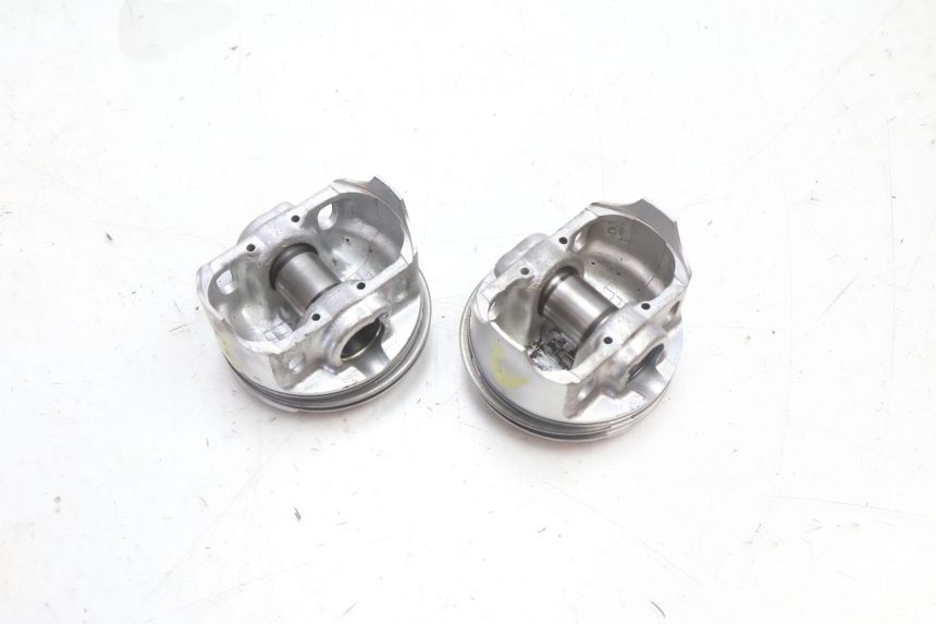photo de TŁOK CYLINDRA KAWASAKI ZZR 600 (1995 - 2004) - Widok profilu