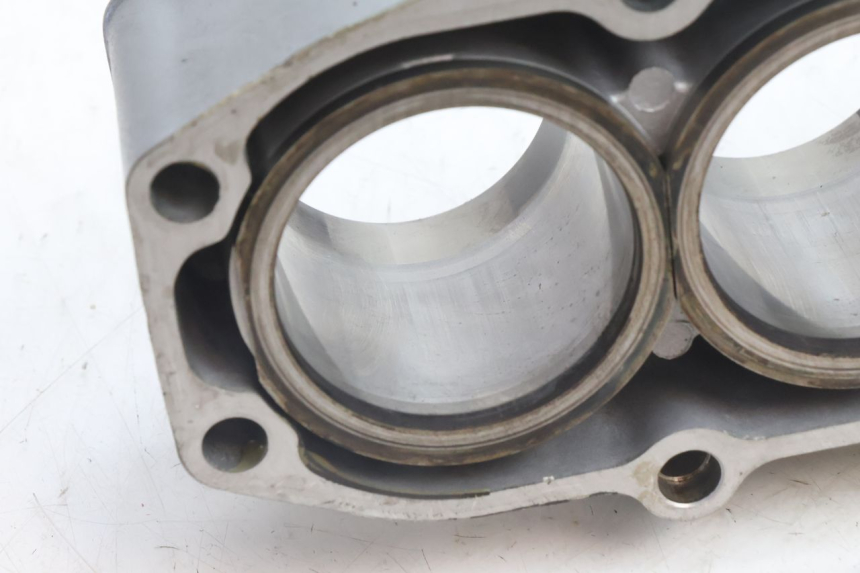 photo de TŁOK CYLINDRA KAWASAKI ZZR 600 (1995 - 2004) - Szczegół części