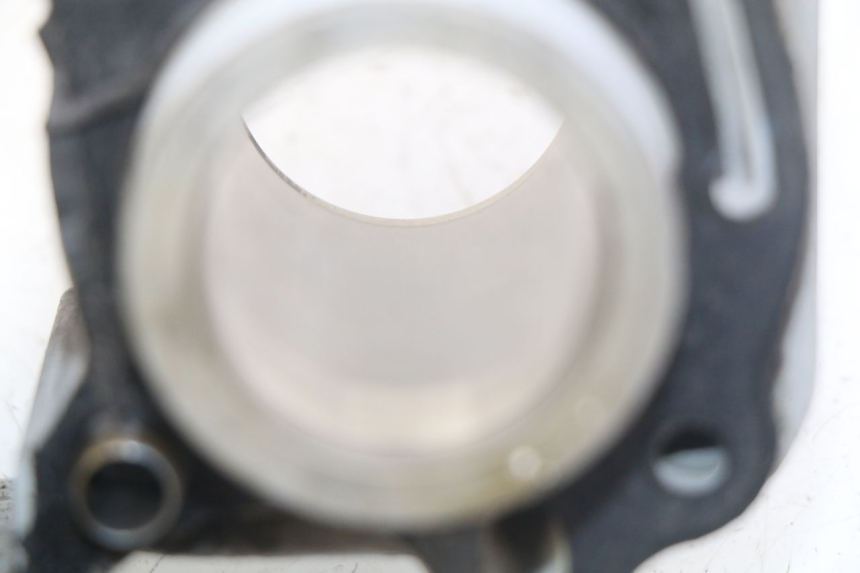 photo de CYLINDER PEUGEOT VIVACITY NEW 4T 50 (2008 - 2017) - Inny kąt widzenia