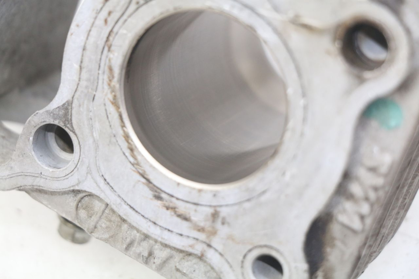 photo de CYLINDER PEUGEOT VIVACITY NEW 4T 50 (2008 - 2017) - Widok ogólny