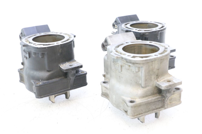 photo de CYLINDER YAMAHA WAVE RUNNER GP R 1200 (2000 - 2003) - Widok główny