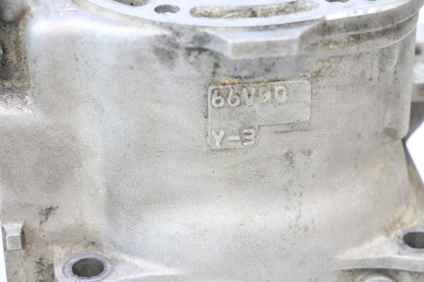 photo de CYLINDER YAMAHA WAVE RUNNER GP R 1200 (2000 - 2003) - Szczegół części