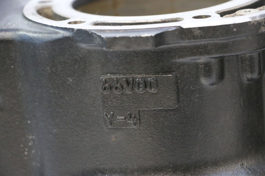 photo de CYLINDER YAMAHA WAVE RUNNER GP R 1200 (2000 - 2003) - Inny kąt widzenia