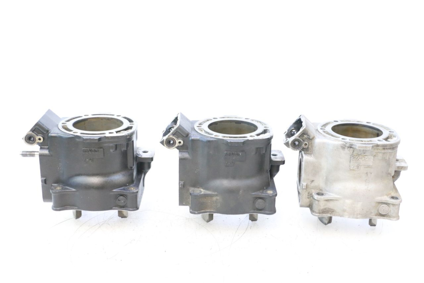 photo de CYLINDER YAMAHA WAVE RUNNER GP R 1200 (2000 - 2003) - Zbliżenie techniczne