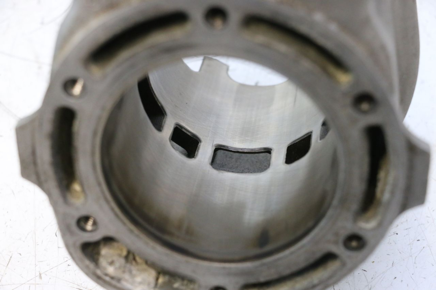 photo de CYLINDER YAMAHA WAVE RUNNER GP R 1200 (2000 - 2003) - Inny kąt widzenia