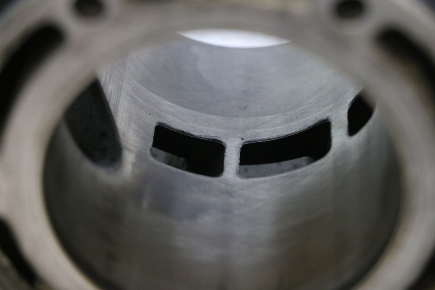 photo de CYLINDER YAMAHA WAVE RUNNER GP R 1200 (2000 - 2003) - Część sprawdzona