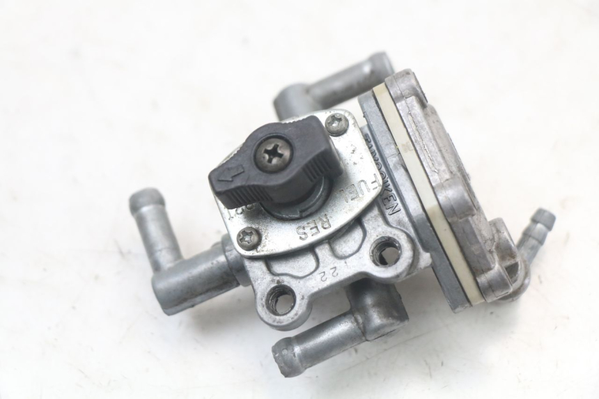 photo de ODMA ZBIORNIKA SUZUKI GS F 500 (2004 - 2007) - Inny kąt widzenia