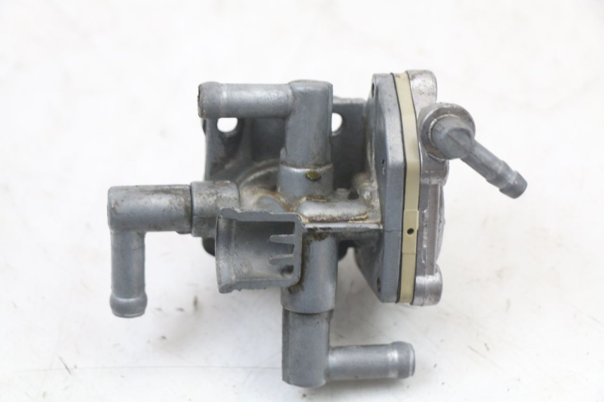photo de ODMA ZBIORNIKA SUZUKI GS F 500 (2004 - 2007) - Zbliżenie techniczne
