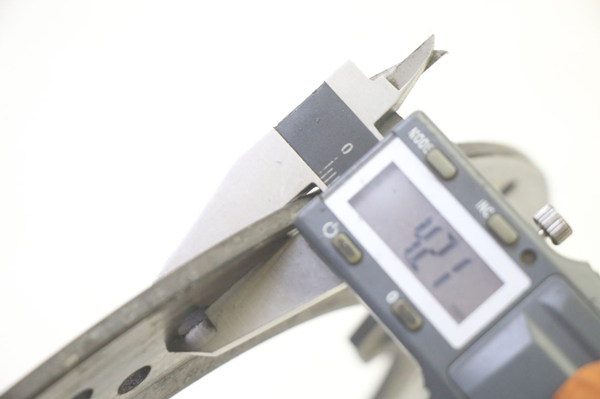 photo de TARCZA HAMULCOWA TYLNA SUZUKI DL V STROM 1000 (2002 - 2007) - Zbliżenie techniczne