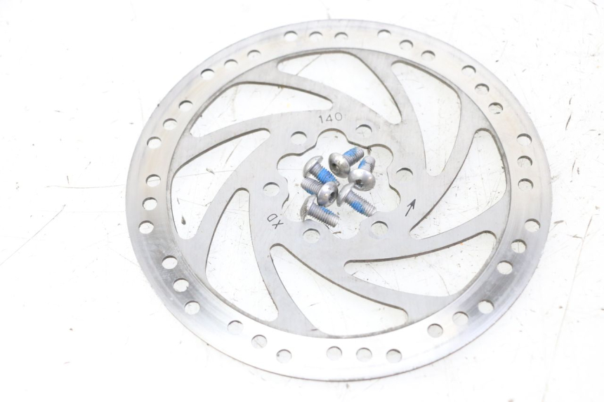 photo de TARCZA HAMULCOWA TYLNA SEGWAY NINEBOT F40E 1 - Zoom stanu zużycia