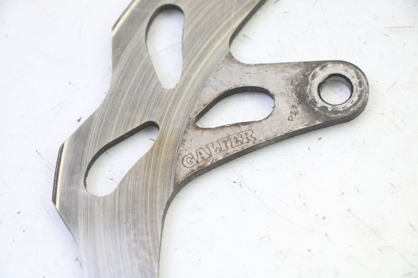 photo de TARCZA HAMULCOWA TYLNA RIEJU MRT 50 (2018 - 2021) - Szczegół części