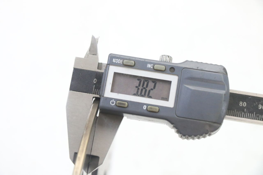 photo de TARCZA HAMULCOWA TYLNA PEUGEOT SATELIS 125 (2013 - 2018) - Zbliżenie techniczne