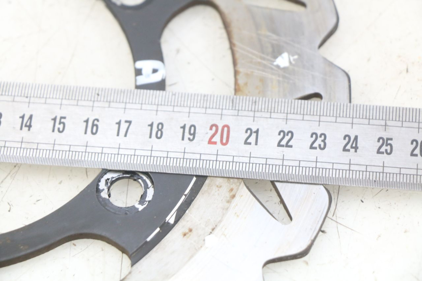 photo de TARCZA HAMULCOWA TYLNA YAMASAKI RAPTOR 50 (2013 - 2018) - Zoom stanu zużycia