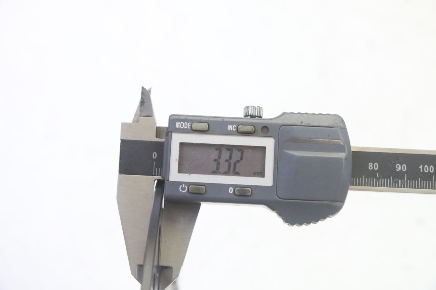 photo de TARCZA HAMULCOWA TYLNA APOLLO RFZ 125 - Zbliżenie techniczne