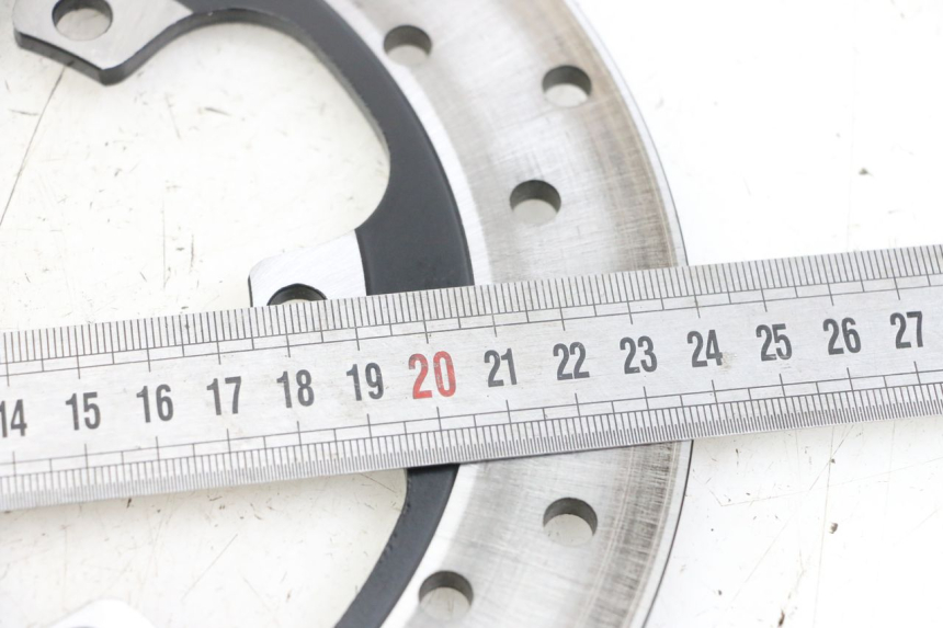 photo de TARCZA HAMULCOWA TYLNA ROYAL ENFIELD CONTINENTAL GT 650 (2019 - 2024) - Zoom stanu zużycia