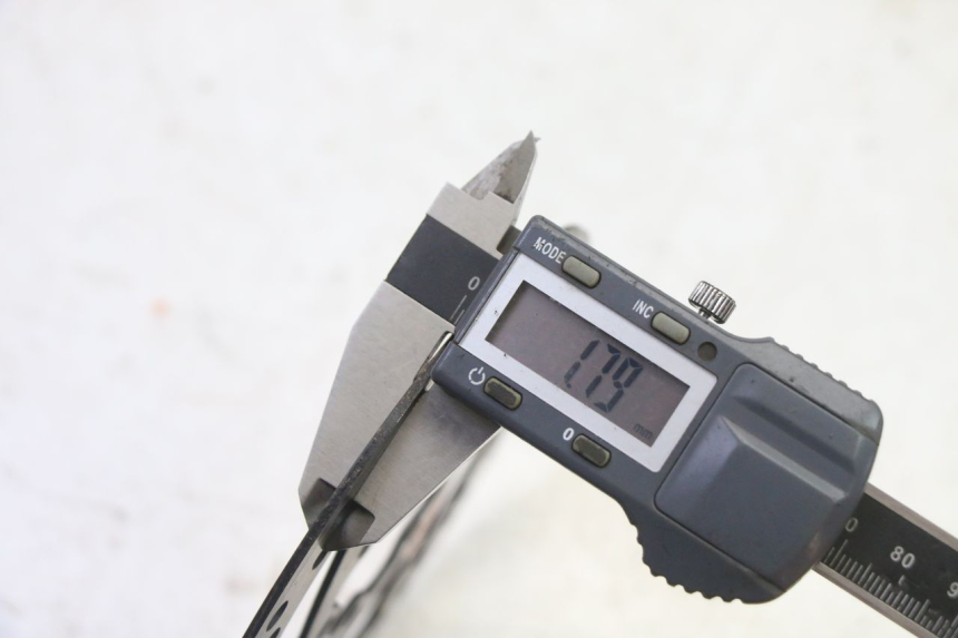 photo de TARCZA HAMULCOWA TYLNA DUALTRON VICTOR LIMITED 1 - Inny kąt widzenia