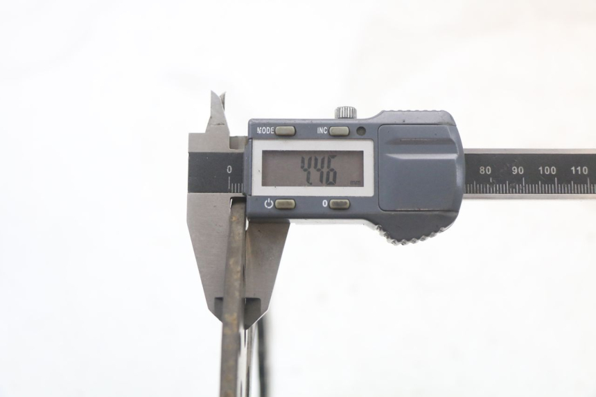 photo de TARCZA HAMULCOWA TYLNA YAMAHA XJ6 ABS 600 (2008 - 2016) - Zbliżenie techniczne