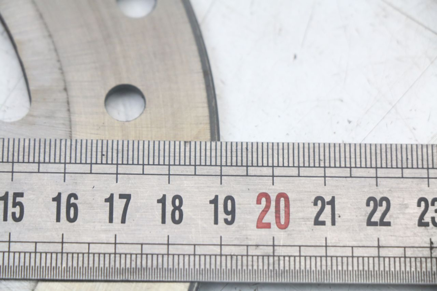 photo de TARCZA HAMULCOWA PRZEDNIA YAMAHA AEROX 2T 50 (2013 - 2017) - Inny kąt widzenia