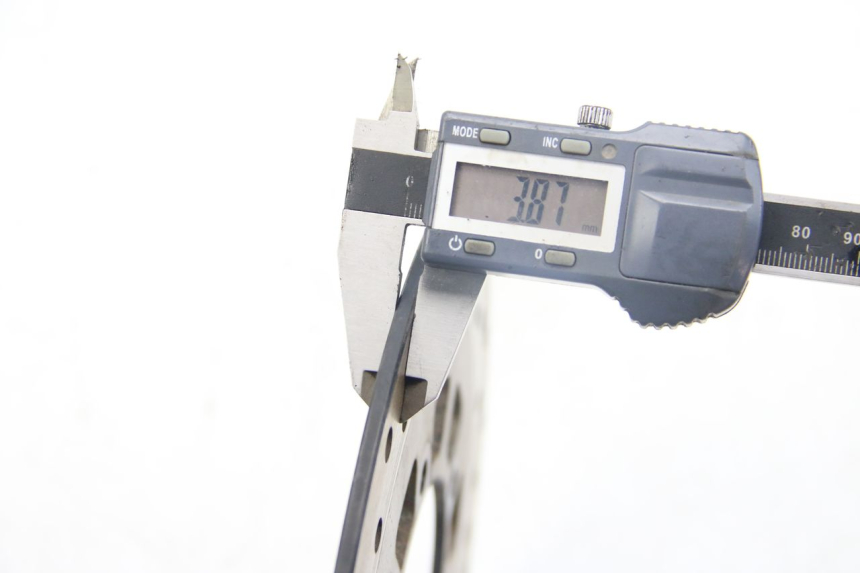 photo de PRZEDNI TARCZ HAMULCOWY YAMAHA BW'S BWS 125 (2010 - 2013) - Zoom stanu zużycia