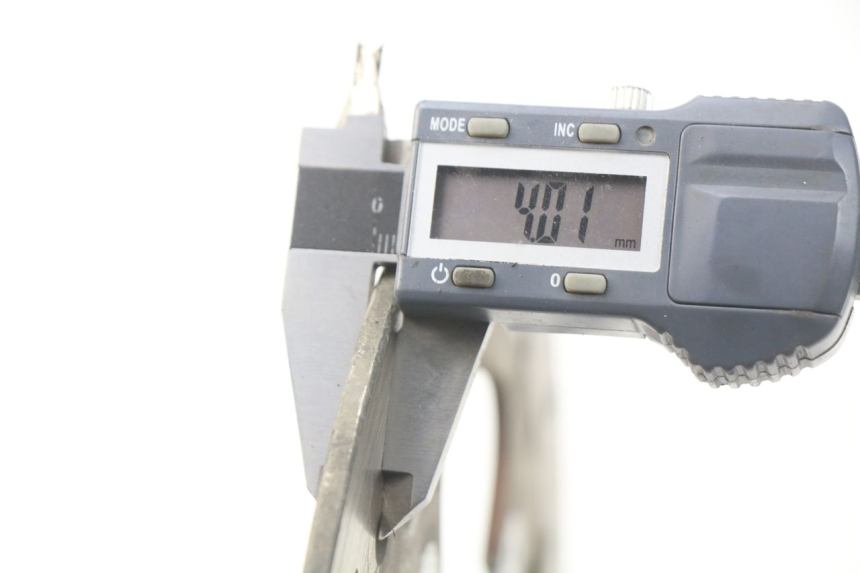 photo de PRZEDNI TARCZA HAMULCOWA PIAGGIO CARNABY 125 (2007 - 2011) - Inny kąt widzenia