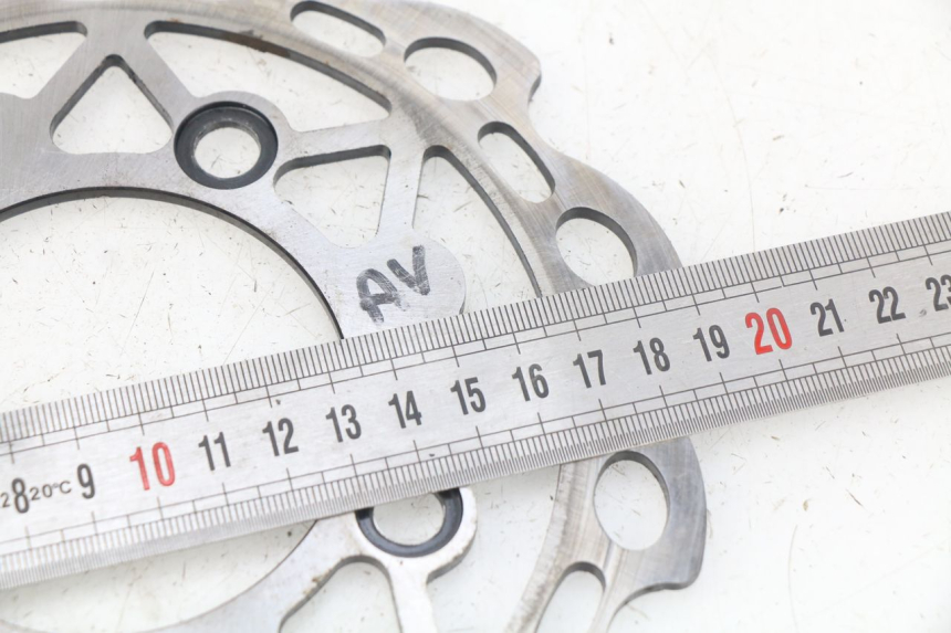 photo de TARCZA HAMULCOWA PRZEDNIA LONCIN DIRT BIKE 125 - Zoom stanu zużycia