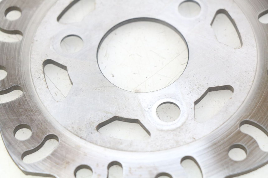 photo de PRZEDNI TARCZA HAMULCOWA JM MOTORS EVOLIS 4T 50 (2018 - 2022) - Zbliżenie techniczne