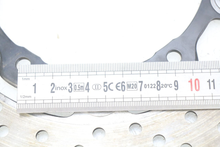 photo de LEWY PRZEDNI TARCZ HAMULCOWY YAMAHA XP T-MAX TMAX ABS 530 (2012 - 2015) - Zbliżenie techniczne