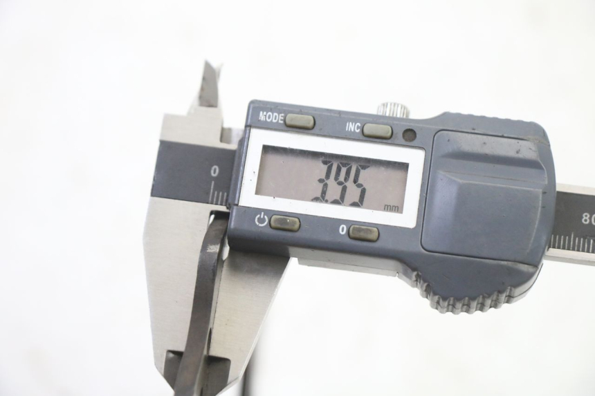 photo de PRZEDNI TARCZA HAMULCOWA PEUGEOT KISBEE 2T 50 (2010 - 2017) - Zbliżenie techniczne