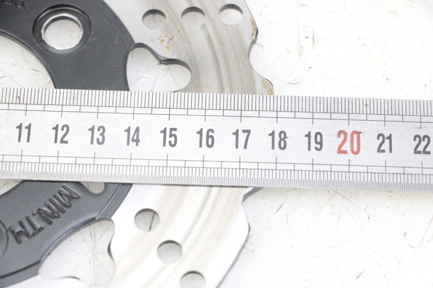 photo de TARCZA HAMULCOWA PRZEDNIA NECO ONE SX 4T 50 (2022 - 2025) - Zoom stanu zużycia