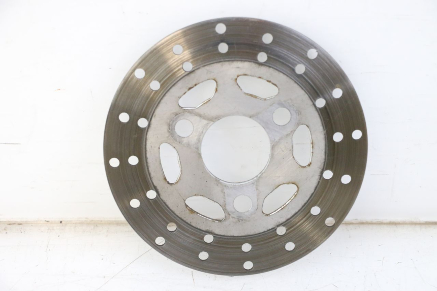 photo de TARCZA HAMULCOWA PRZEDNIA JM MOTORS OLDIES GT 4T 50 (2018 - 2025) - Zbliżenie techniczne